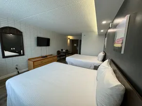 Travelodge Winnipeg Airport - Image 2
