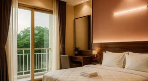 Happy Holiday Inn - Image 2