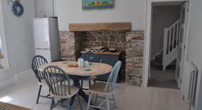 Luxury dog friendly home in Brixham harbour with sea views and free parking - Image 4