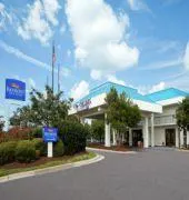 BAYMONT INN AND SUITES JACKSONVILLE / CAMP LEJEUNE - Image 3