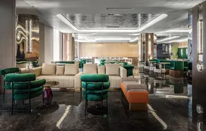 R Royalss Hotel, Chengdu Chunxi Road Taikooli Tianfu - Image 3