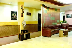 Royal Court - Image 4