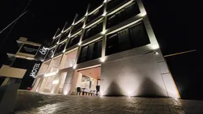 6ix Seashore Hotel - Image 4