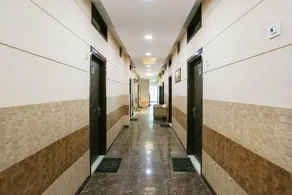 Hotel O Royal Inn - Image 4