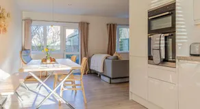 Modern 2 BD w Garden in the Heart of Tetbury - Image 3