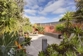 Smith Beach Getaways Beachwood Garden Studio - Image 4