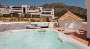Modern Penthouse with Private Jacuzzi, Panoramic Sea and Lake Views - 8 min to Puente Romano - Image 4
