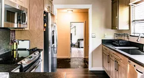 4-bedroom Burlington with AC & Wifi - Image 5