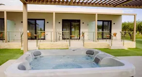 Aura Otto Luxury Living - Image 2