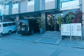 RedDoorz Plus at Seventy Five Inn Near Manila Airport - Image 3