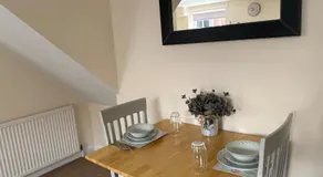 Apartment - Sleeps 2 - Pet friendly - Parking - Image 3