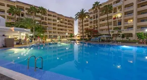 Panoramic 2 Bed Penthouse - Image 2