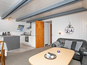3-Bed Retreat with Modern Kitchen - Image 2