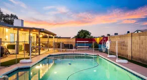 Glendale Retreat: Refreshing Pool~ Golf ~Games ASU - Image 4