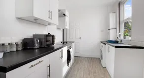 2 Bed Cottage with Garden & Stunning Field Views - Image 5