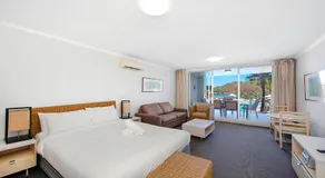 Vista Mare - Beachside Studio With Stunning Views - Image 2