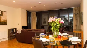 Spacous Dublin Escape 3BR Ensuited Free Parking - Image 3