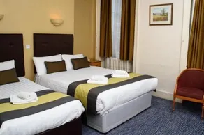 Rose Court Hotel - Image 2