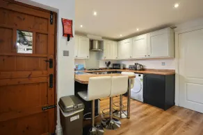 Cottage Cross by YourStays - 2 Bedroom Cottage in Macclesfield - Image 4