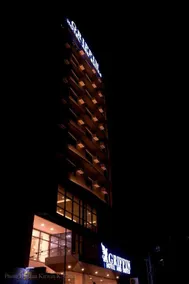 Griffin Hotel and Suites - Image 3
