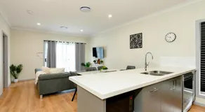 Hunter Valley Modern 4-Bedroom House - Image 3
