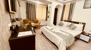 Kalpataru Hometel - Image 3