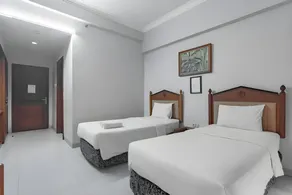 Hotel Yehezkiel Surapati Mitra RedDoorz - Image 2