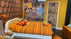 The Retro Retreat with free parking - Image 2