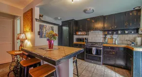Serene mountain getaway, Hot Tub, Sauna, Lake View, Swim, Fish, Hiking, EV plugin - Image 2