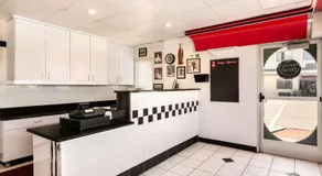Travelodge by Wyndham Santa Teresa - Image 3