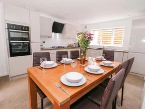 Builth Wells Holiday Cottages - Image 2