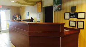 Golden Isles Inn & Suites Brunswick South - Image 2