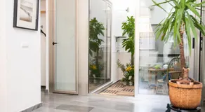 BEAUTIFUL SILENT APARTMENT Private Parking - Image 5