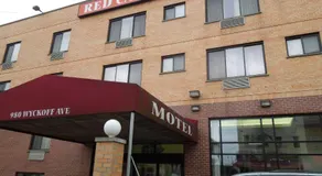 Red Carpet Inn Brooklyn - Image 5