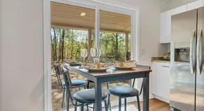 Chic & Modern 2BD Near CAE - Image 3