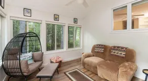 Family-friendly townhouse in a great location! - Image 4
