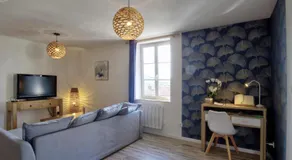 Confort moderne dans un gîte historique à Saint-Galmier - Image 2