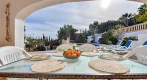 SONRISAS, villa med privat pool ved kysten af Benissa, Alicante - Image 4