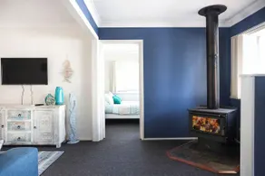 MOLLYMOOK BEACH COTTAGE - Image 2