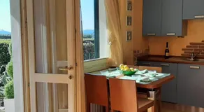 Holiday House Sole - Image 5
