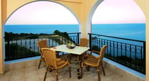 Mari-Christi Apartments - Image 2