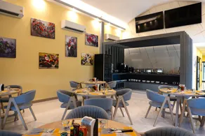 BOX BOX Hotel and Sports Restaurant - Image 2
