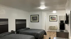Budget Host Inn - Image 2