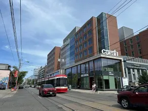 Maple Grove Cottage Inn Toronto Downtown with Free Parking - Image 2