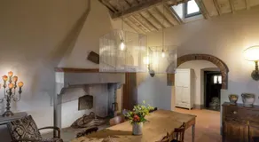 Ritzy Villa on a Wine Estate in Arezzo with Pool - Image 4