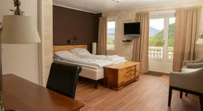 Ulvsvåg Gjestgiveri og Fjordcamping AS - Image 2
