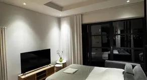 London City Island 1 Bedroom Luxury Apartments, Private Balcony - Image 2