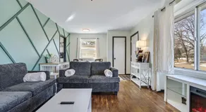 Family Retreat Near MSP & MOA - Yard, Game Room - Image 2