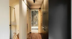 Luxury Container Lodge - Image 5