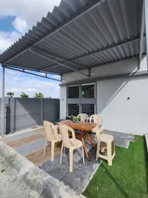 Cozy Urban Retreat Private Villa - Image 4